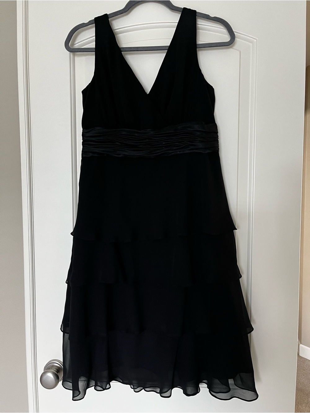 Jones Wear Black V-Neck Tiered Chiffon Evening Dress